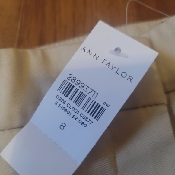 Ann Taylor city short - khakis size 8- NWTs - Picture 3 of 4